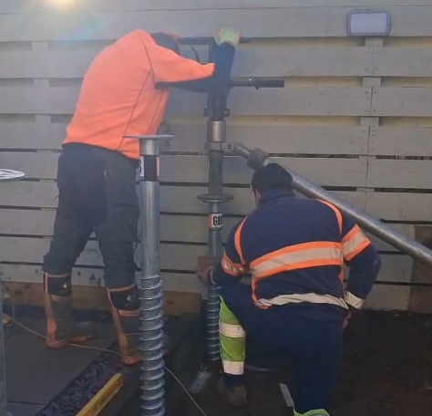 Groundscrews
